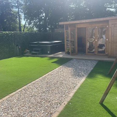 4 Bed In Lanhydrock 90215