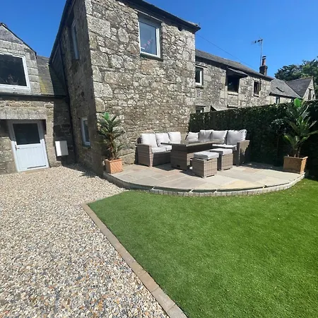 4 Bed In Lanhydrock 90215 Holiday home