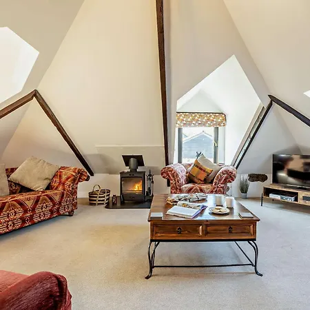 4 Bed In Lanhydrock 90215 Holiday home *